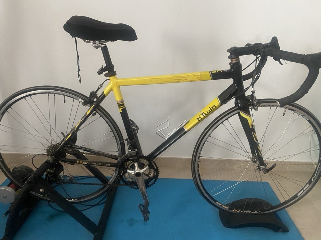 B‘Twin Triban Road Bike + indoor trainer -complete home training